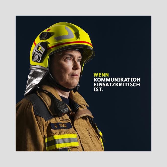 Portrait einer Einsatzkraft der Freiwilligen Feuerwehr aus Wallerfangen im Saarland mit dem Slogan „Wenn Kommunikation einsatzkritisch ist.“